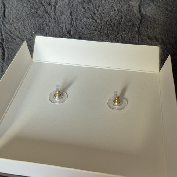 BaubleBar X Disney Piglet Earrings! NIB! - Picture 5 of 8